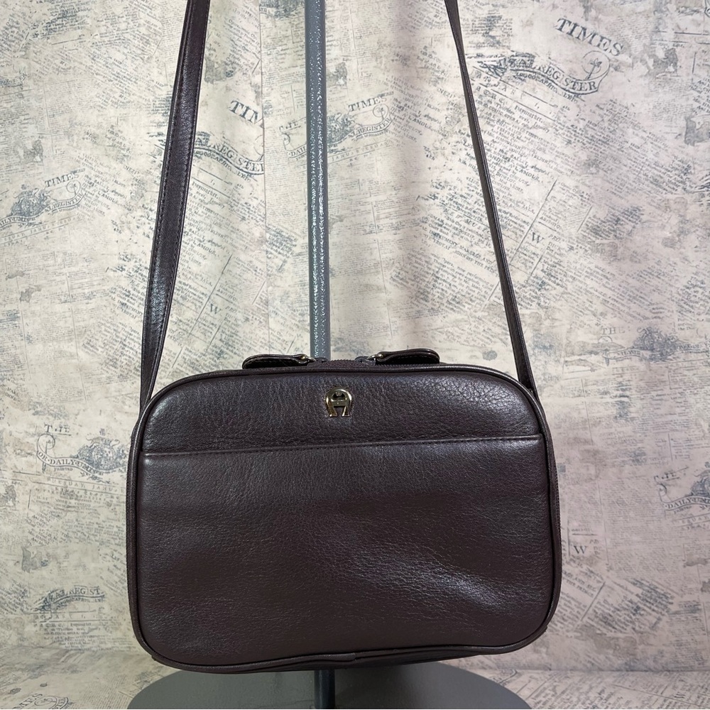 Vintage Etienne Aigner Brown Leather Camera Bag Crossbody Purse Brass Hardware